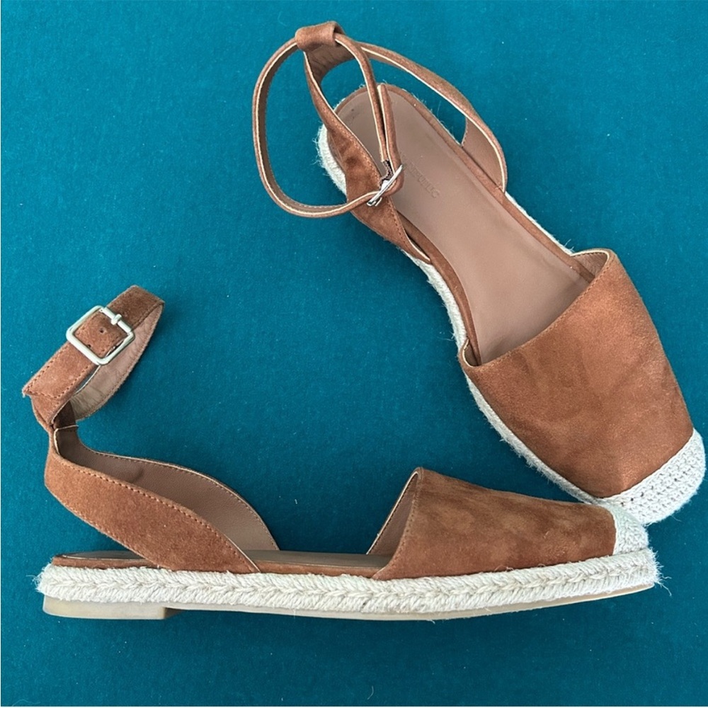 NWT Banana Republic Espadrille Size 6